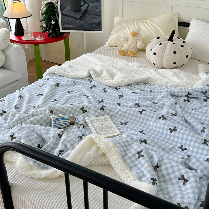 91家纺网 家纺一手货源 找家纺 吉象家纺 2024新款高克重牛奶绒羊羔绒印花毛毯 蝴蝶结