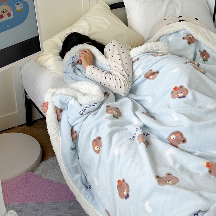 91家纺网 家纺一手货源 找家纺 吉象家纺 2024新款高克重牛奶绒羊羔绒印花毛毯 领带熊