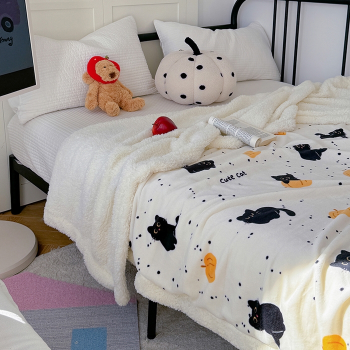 91家纺网 家纺一手货源 找家纺 吉象家纺 2024新款高克重牛奶绒羊羔绒印花毛毯 南瓜猫