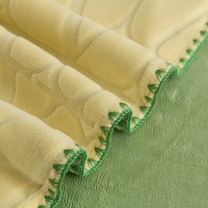 91家纺网 家纺一手货源 找家纺 菡宝 2024新款贝壳边无印风230g雕花绒单被套 华威-鹅黄