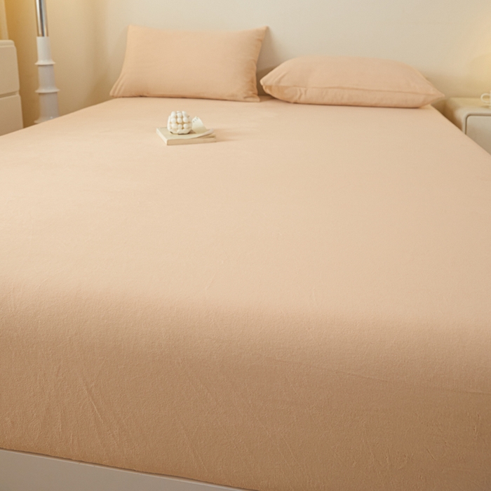 91家纺网 家纺一手货源 找家纺 鑫钰 2024秋冬新款加厚牛奶绒简约纯色床笠 卡其