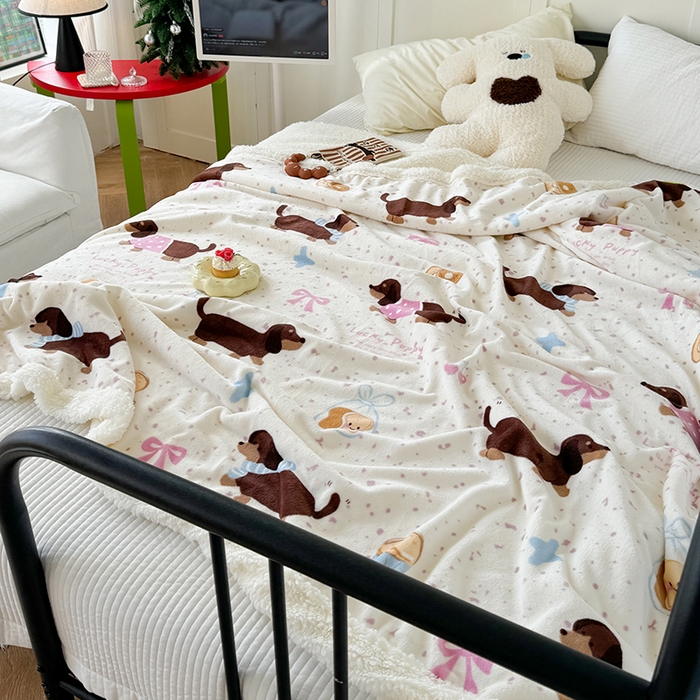 91家纺网 家纺一手货源 找家纺 吉象家纺 2024新款高克重牛奶绒羊羔绒印花毛毯 面包香肠狗