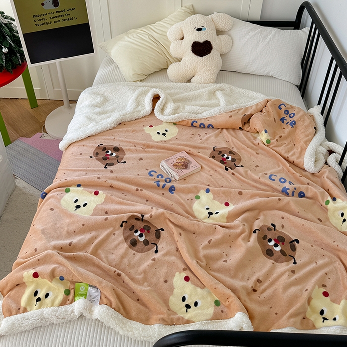 91家纺网 家纺一手货源 找家纺 吉象家纺 2024新款高克重牛奶绒羊羔绒印花毛毯 曲奇饼干