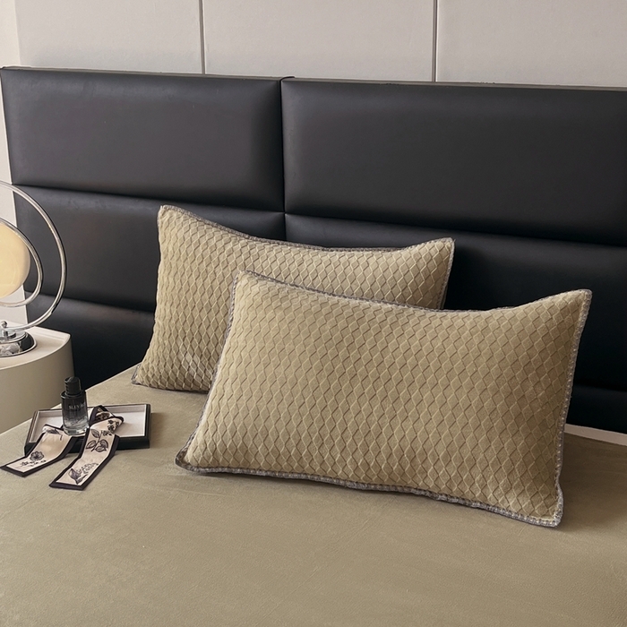 91家纺网 家纺一手货源 找家纺 菡宝 2024新款贝壳边无印风230g雕花绒床单四件套 菱形格-豆绿