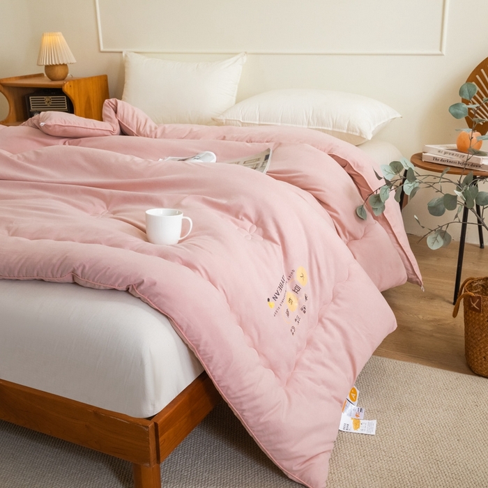 91家纺网 家纺一手货源 找家纺 慕尚家纺 2025新款大豆纤维被被子被芯 大豆纤维被桃粉