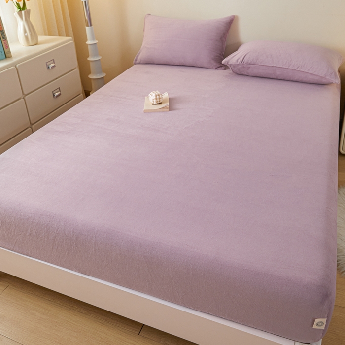 91家纺网 家纺一手货源 找家纺 鑫钰 2024秋冬新款加厚牛奶绒简约纯色床笠 紫色