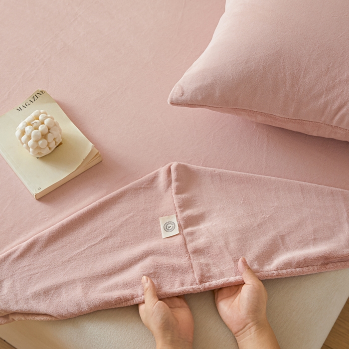 91家纺网 家纺一手货源 找家纺 （总）鑫钰 2024秋冬新款加厚牛奶绒简约纯色床笠