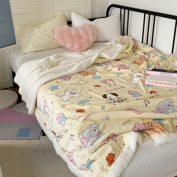 91家纺网 家纺一手货源 找家纺 吉象家纺 2024新款高克重牛奶绒羊羔绒印花毛毯 动物聚会趴