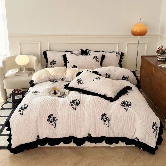 91家纺网 家纺一手货源 找家纺 大麦家纺 2024新款高克重牛奶绒雕花四件套 玫瑰