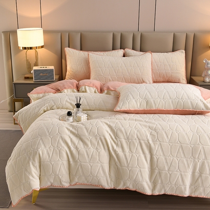 91家纺网 家纺一手货源 找家纺 （总）菡宝 2024新款贝壳边无印风230g雕花绒单被套