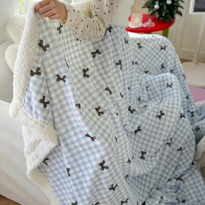 91家纺网 家纺一手货源 找家纺 吉象家纺 2024新款高克重牛奶绒羊羔绒印花毛毯 蝴蝶结