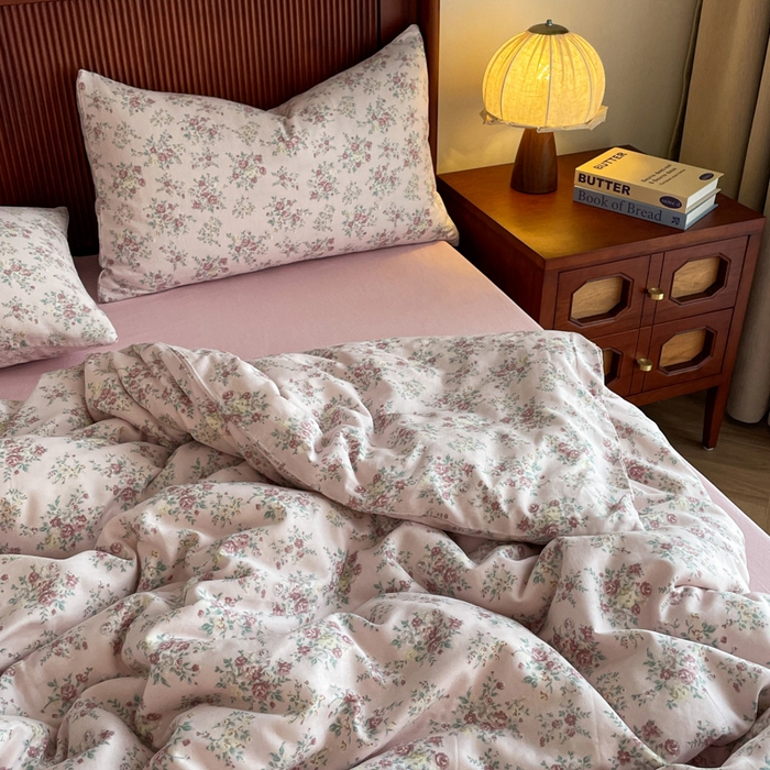 91家纺网 家纺一手货源 找家纺 一比一家纺 2025新款全棉母婴级抗菌有氧全棉双层纱亲肤全棉小清新印花三件套四件套 丽莎