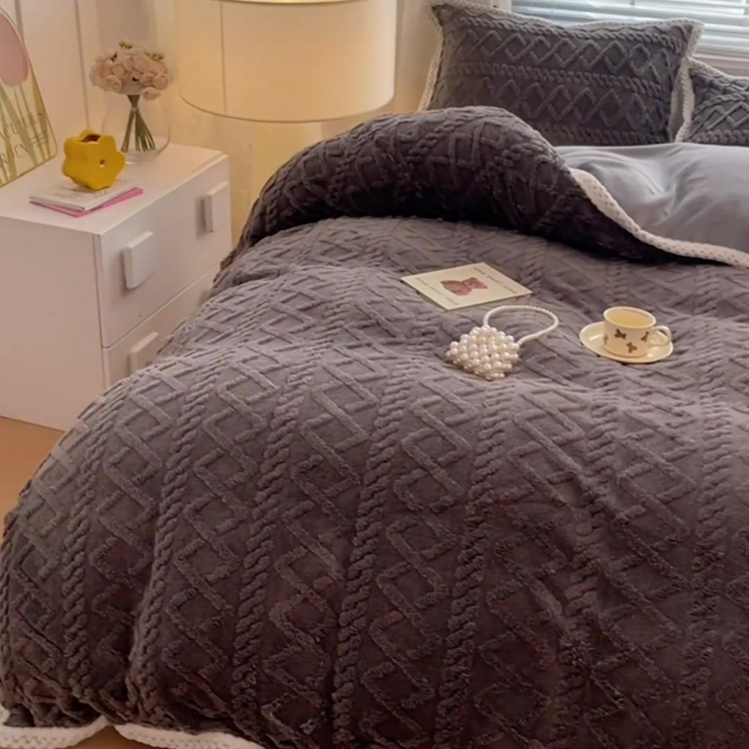 91家纺网 家纺一手货源 找家纺 梦舒羽 2025新款220克塔芙绒被套两用牛奶绒毛毯 至尊灰