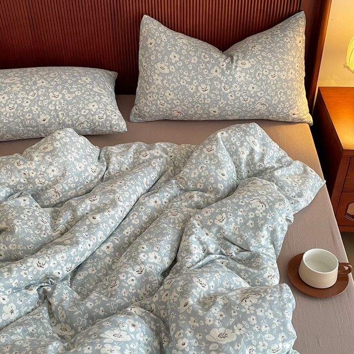 91家纺网 家纺一手货源 找家纺 一比一家纺 2025新款全棉母婴级抗菌有氧全棉双层纱亲肤全棉小清新印花三件套四件套 木槿花-兰