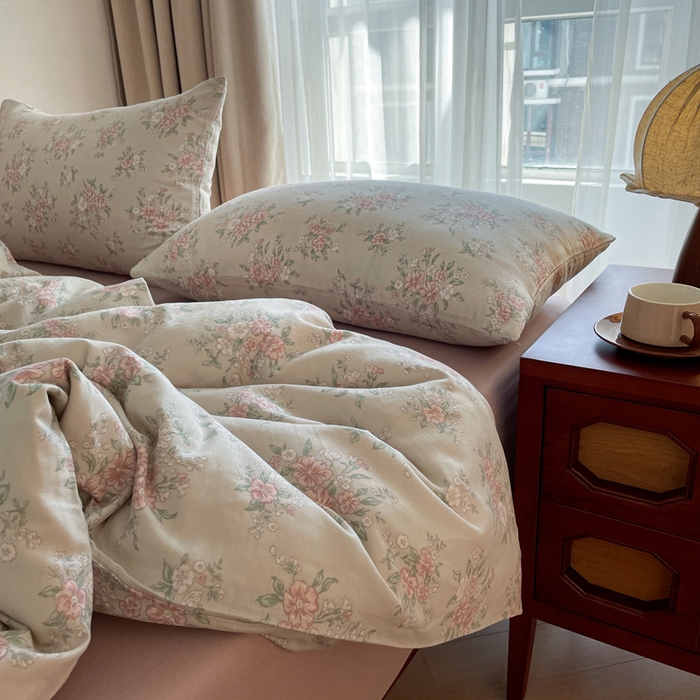 91家纺网 家纺一手货源 找家纺 一比一家纺 2025新款全棉母婴级抗菌有氧全棉双层纱亲肤全棉小清新印花三件套四件套 莱茵茶桂