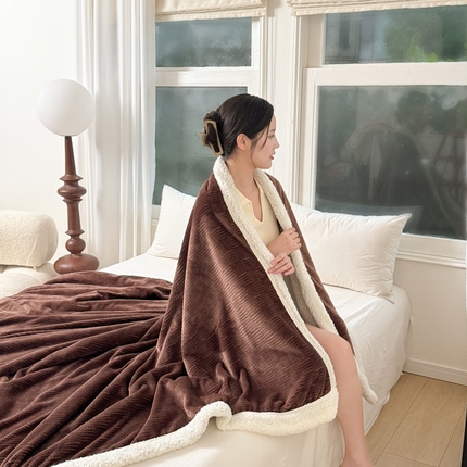 91家纺网 家纺一手货源 找家纺 丹本家纺 2025新款双层贝贝绒提花舒棉绒羊羔绒盖毯毛毯 深咖