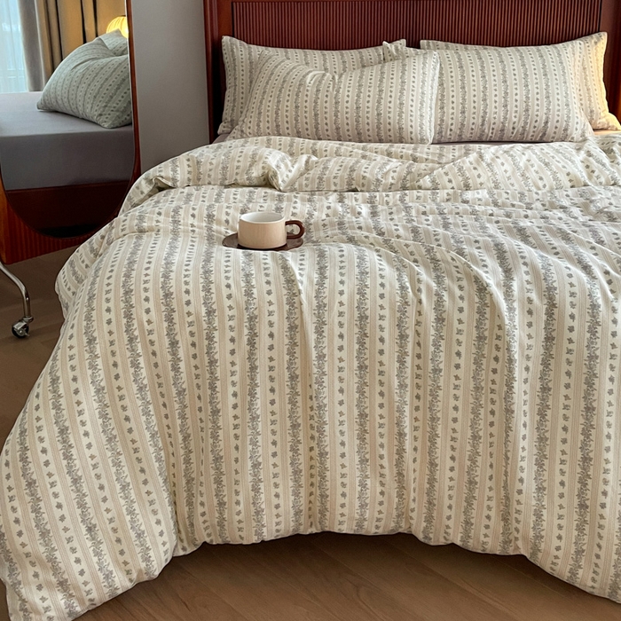 91家纺网 家纺一手货源 找家纺 一比一家纺 2025新款全棉母婴级抗菌有氧全棉双层纱亲肤全棉小清新印花三件套四件套 再见六丁目