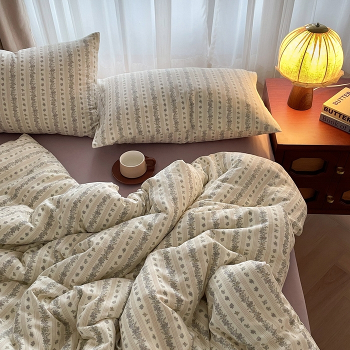 91家纺网 家纺一手货源 找家纺 一比一家纺 2025新款全棉母婴级抗菌有氧全棉双层纱亲肤全棉小清新印花三件套四件套 再见六丁目