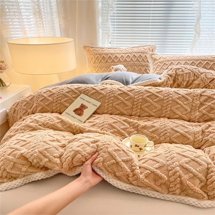 91家纺网 家纺一手货源 找家纺 梦舒羽 2025新款220克塔芙绒被套两用牛奶绒毛毯 优雅咖