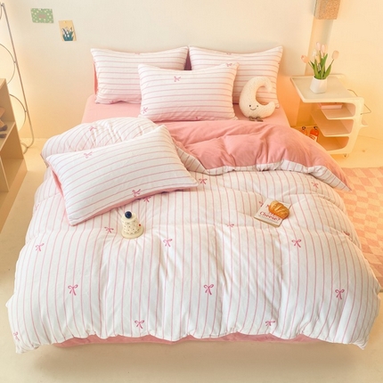 91家纺网 家纺一手货源 找家纺 2024新款高克重印花牛奶绒四件套条纹风格二 蜜桃蝴蝶结