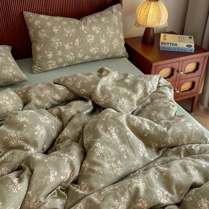 91家纺网 家纺一手货源 找家纺 一比一家纺 2025新款全棉母婴级抗菌有氧全棉双层纱亲肤全棉小清新印花三件套四件套 曼城旧事