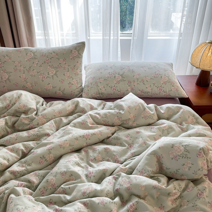 91家纺网 家纺一手货源 找家纺 一比一家纺 2025新款全棉母婴级抗菌有氧全棉双层纱亲肤全棉小清新印花三件套四件套 木槿-紫