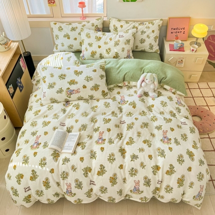 91家纺网 家纺一手货源 找家纺 寐眠 2024新款高克重印花牛奶绒四件套风格一 采花小兔