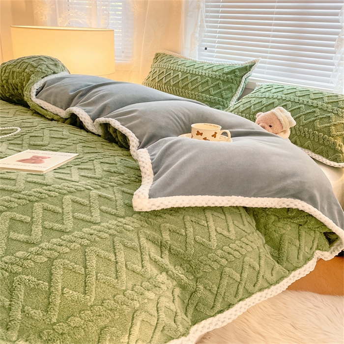 91家纺网 家纺一手货源 找家纺 梦舒羽 2025新款220克塔芙绒被套两用牛奶绒毛毯 茶绿色