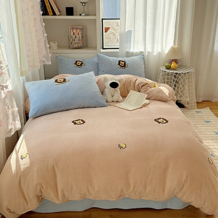 91家纺网 家纺一手货源 找家纺 （总）红嘴企鹅 2025新款牛奶绒毛巾绣四件套