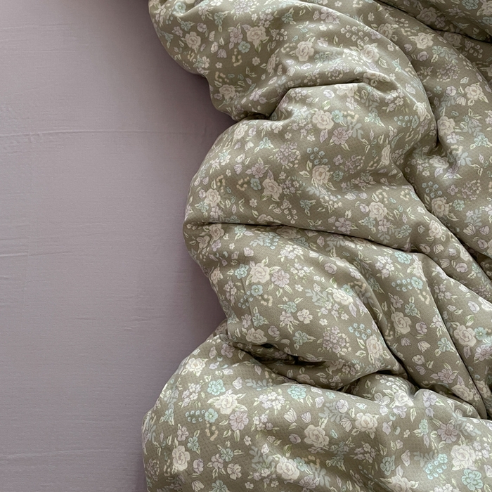 91家纺网 家纺一手货源 找家纺 一比一家纺 2025新款全棉母婴级抗菌有氧全棉双层纱亲肤全棉小清新印花三件套四件套 时光里