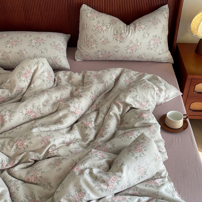 91家纺网 家纺一手货源 找家纺 一比一家纺 2025新款全棉母婴级抗菌有氧全棉双层纱亲肤全棉小清新印花三件套四件套 莱茵茶桂