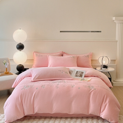 91家纺网 家纺一手货源 找家纺 （总）逸尚阁 2024新款牛奶绒刺绣四件套-花香弥漫