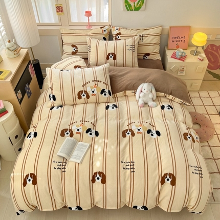 91家纺网 家纺一手货源 找家纺 寐眠 2024新款高克重印花牛奶绒四件套风格一 小狗一家