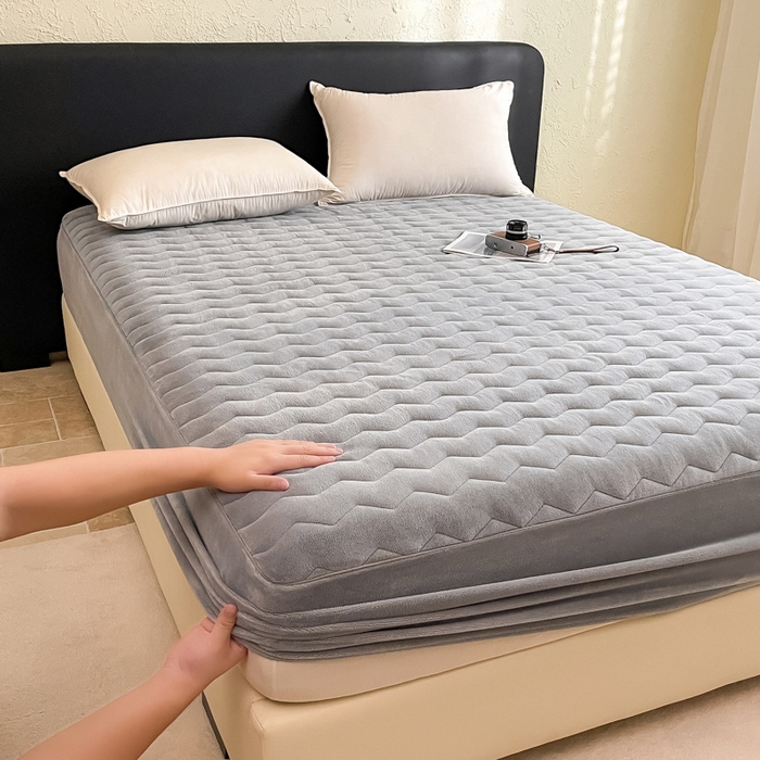 91家纺网 家纺一手货源 找家纺 良品汇馆 2024【加厚夹棉牛奶绒床笠】日式无印牛奶绒夹棉床笠良品秋冬保暖床罩纯色加厚床垫透气防滑 灰色