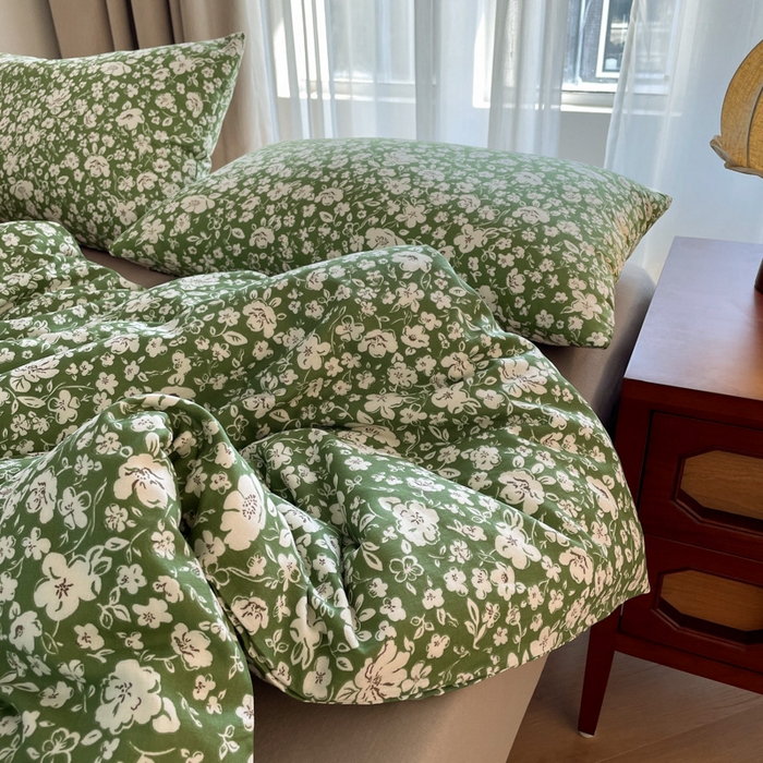 91家纺网 家纺一手货源 找家纺 一比一家纺 2025新款全棉母婴级抗菌有氧全棉双层纱亲肤全棉小清新印花三件套四件套 木槿花-绿