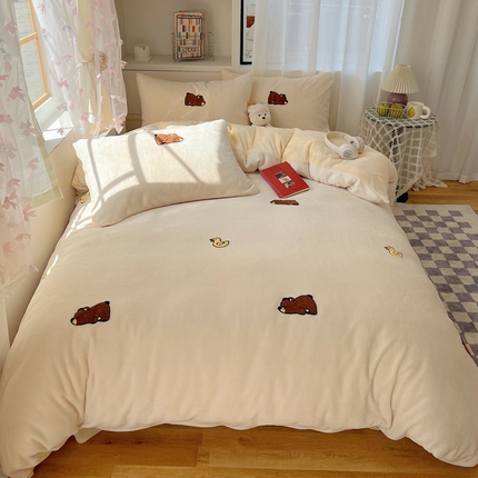 91家纺网 家纺一手货源 找家纺 （总）红嘴企鹅 2025新款牛奶绒毛巾绣四件套