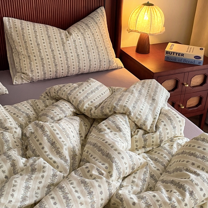 91家纺网 家纺一手货源 找家纺 一比一家纺 2025新款全棉母婴级抗菌有氧全棉双层纱亲肤全棉小清新印花三件套四件套 再见六丁目