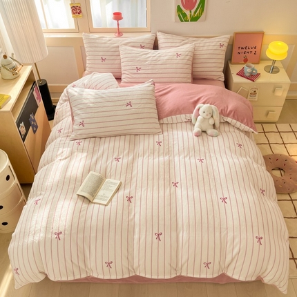 91家纺网 家纺一手货源 找家纺 寐眠 2024新款高克重印花牛奶绒四件套条纹风格一 蜜桃蝴蝶结