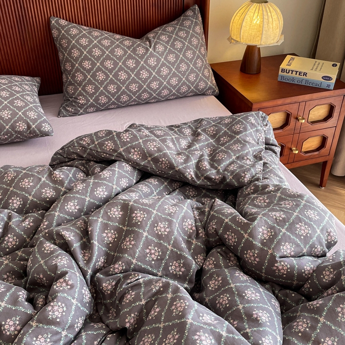 91家纺网 家纺一手货源 找家纺 一比一家纺 2025新款全棉母婴级抗菌有氧全棉双层纱亲肤全棉小清新印花三件套四件套 花郁悠然