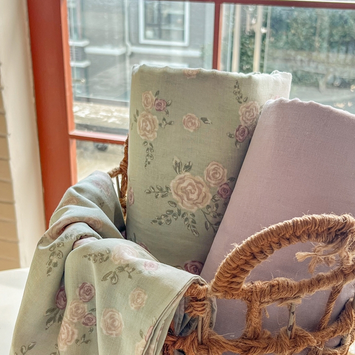 91家纺网 家纺一手货源 找家纺 一比一家纺 2025新款全棉母婴级抗菌有氧全棉双层纱亲肤全棉小清新印花三件套四件套 木槿-紫