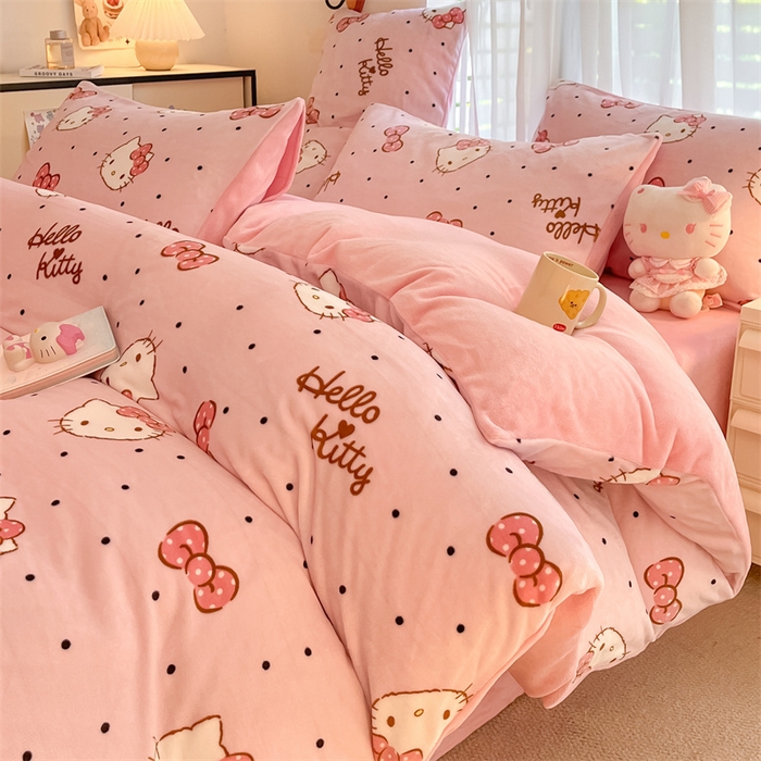 91家纺网 家纺一手货源 找家纺 星座家纺 2025新款三丽鸥小版牛奶绒四件套 蝴蝶结KT猫粉