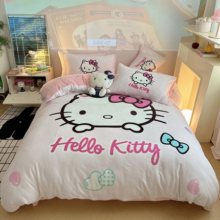 91家纺网 家纺一手货源 找家纺 （总）三朵家纺 2024新款数码大版牛奶绒印花三丽鸥系列四件套