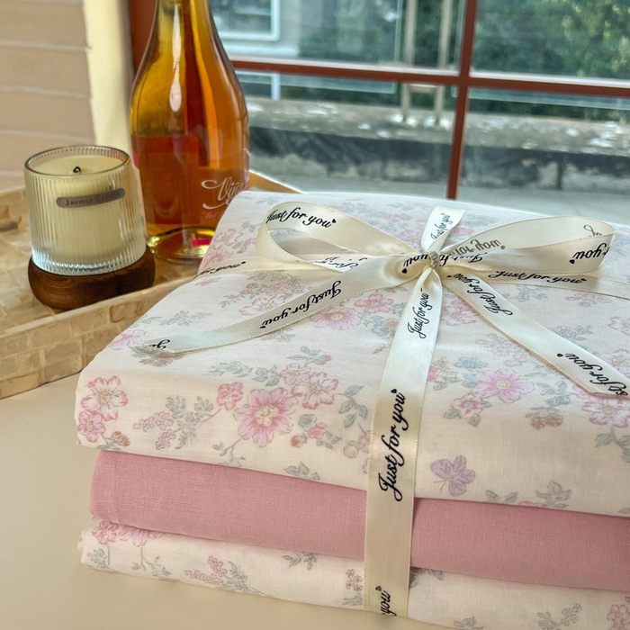 91家纺网 家纺一手货源 找家纺 一比一家纺 2025新款全棉母婴级抗菌有氧全棉双层纱亲肤全棉小清新印花三件套四件套 罗拉小姐