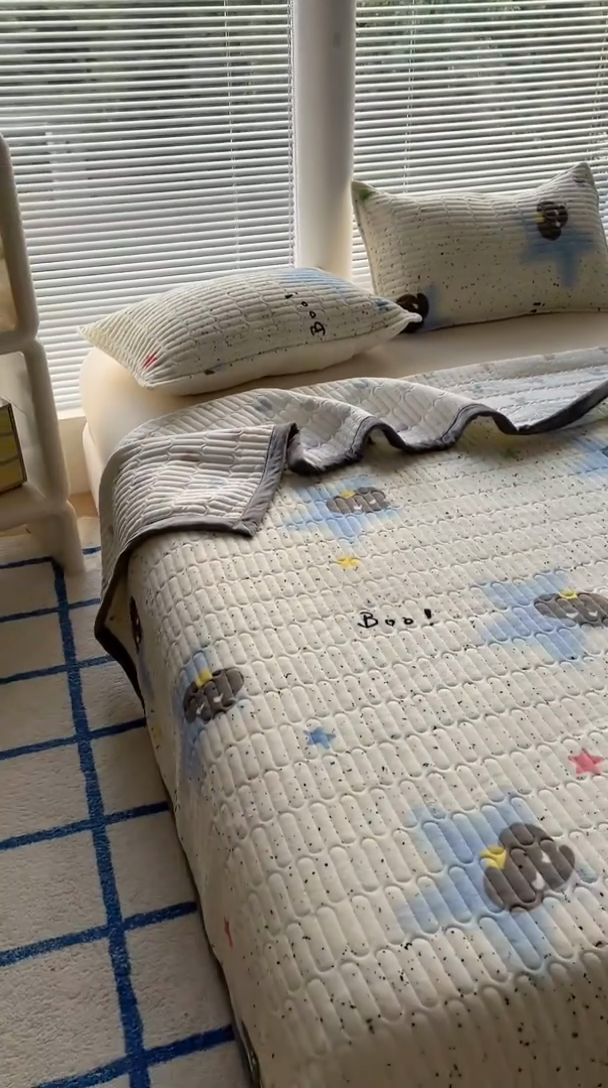 91家纺网 家纺一手货源 找家纺 美梦家纺 2024新款牛奶绒简单款夹棉床盖三件套 象先生蓝