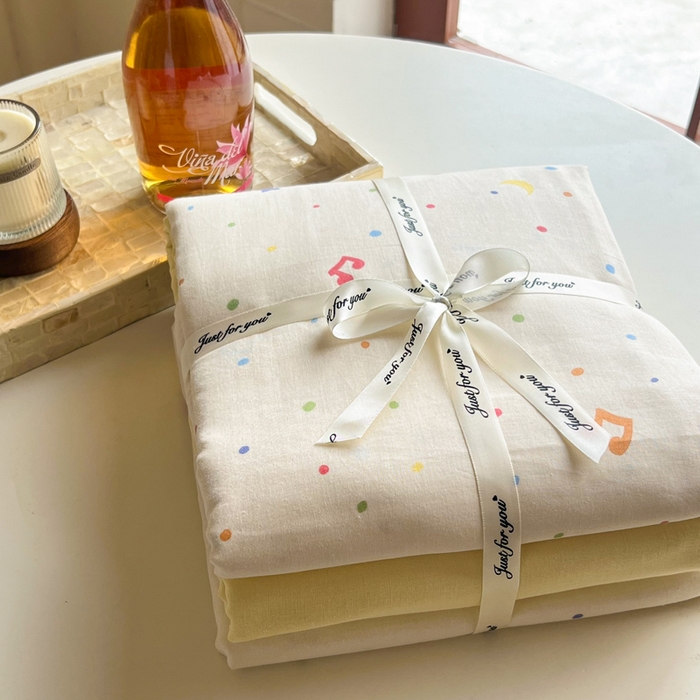 91家纺网 家纺一手货源 找家纺 一比一家纺 2025新款全棉母婴级抗菌有氧全棉双层纱亲肤全棉小清新印花三件套四件套 奶油派