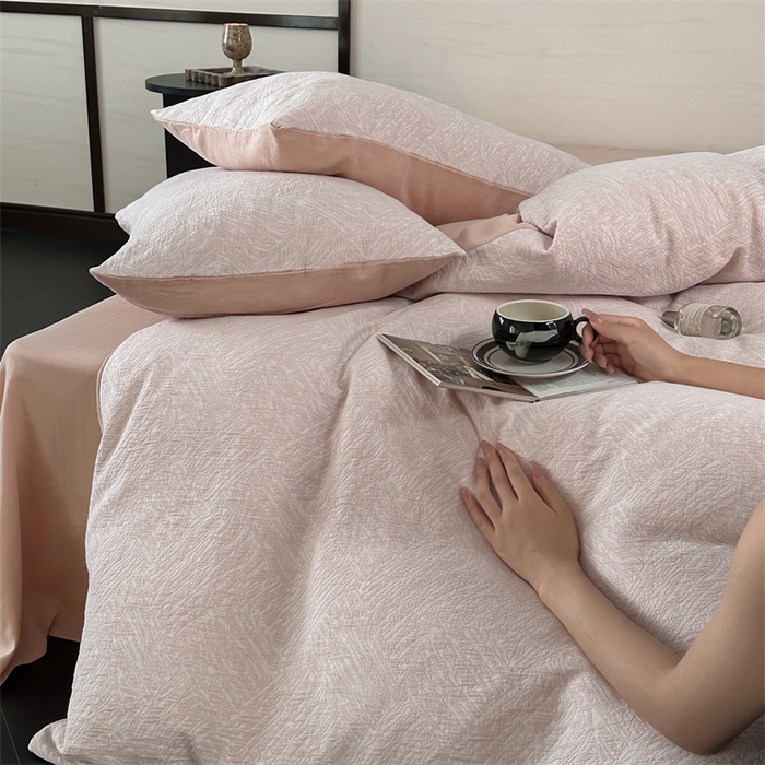 91家纺网 家纺一手货源 找家纺 梦享生活家居 2024新款色织三层提花墨尔本系列四件套 墨尔本粉