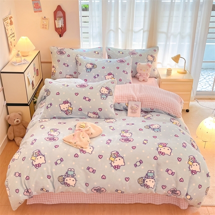 91家纺网 家纺一手货源 找家纺 星座家纺 2025新款三丽鸥小版牛奶绒四件套 糖果 KT猫蓝