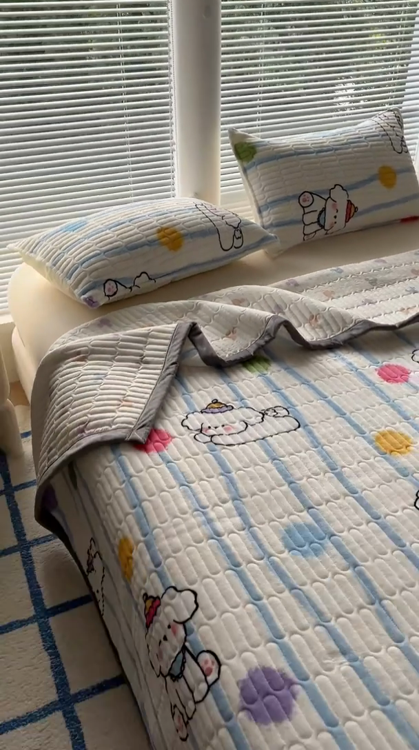 91家纺网 家纺一手货源 找家纺 美梦家纺 2024新款牛奶绒简单款夹棉床盖三件套 乖乖狗