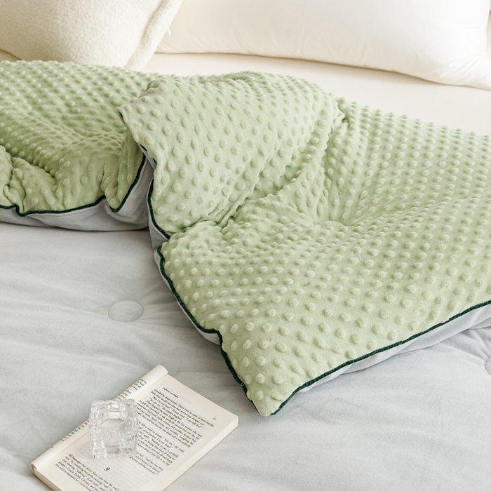 91家纺网 家纺一手货源 找家纺 凉百百 2024新款豆豆绒被芯系列 绿