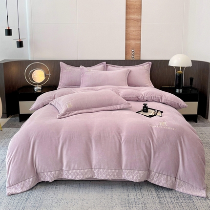 91家纺网 家纺一手货源 找家纺 星尚家纺 2024新款全消光A类230g牛奶绒四件套-维也纳 香芋紫